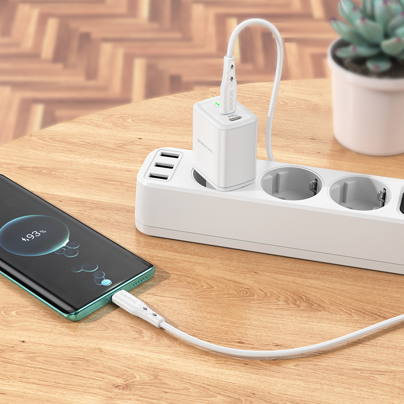 Borofone BN9 Reacher hálózati töltő adapter 2xType C QC 3.0 PD 35W fehér-6