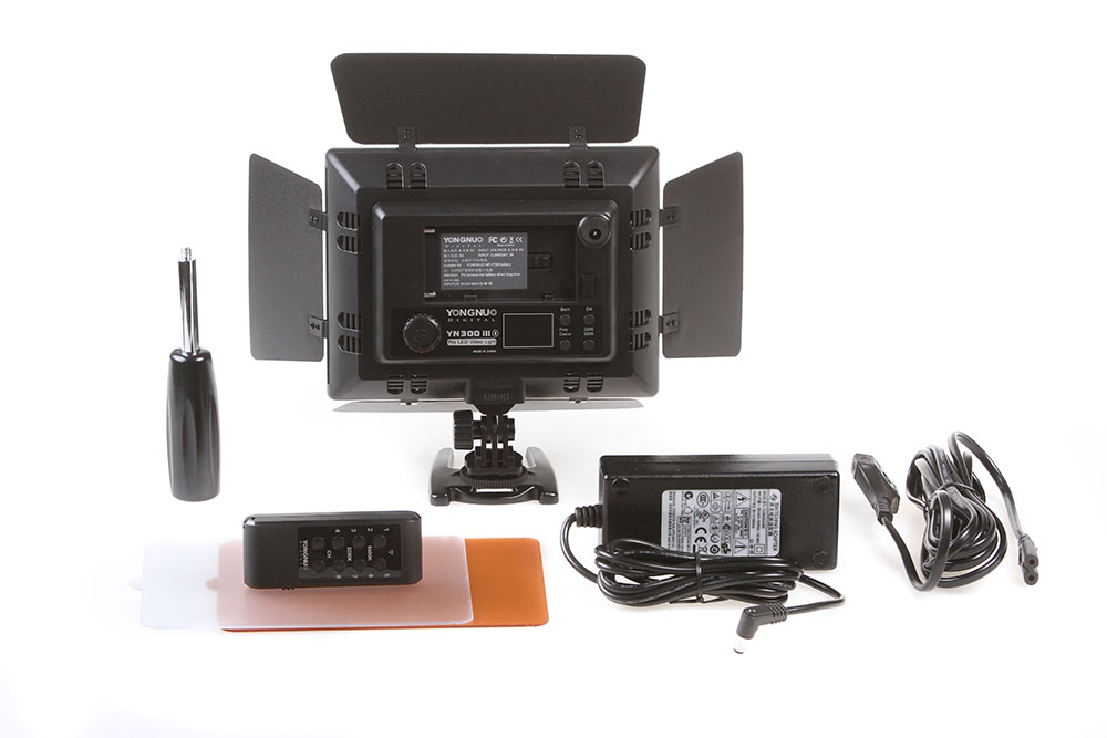Yongnuo YN-300 III 5600K  LED Lámpa Szoftbox Szett Állvány és Hálózati táp kit-3