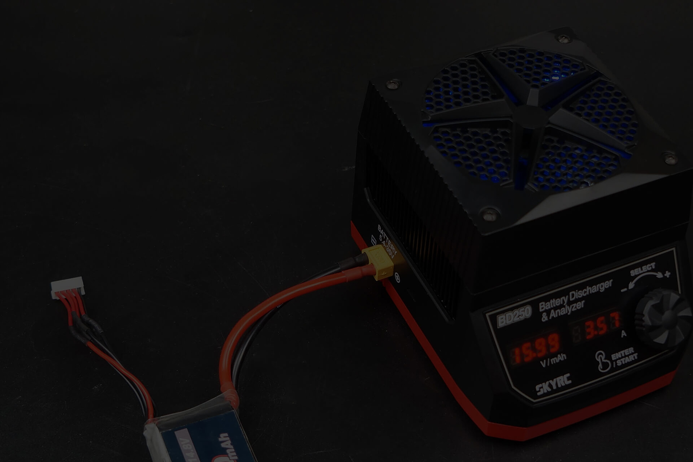 Kisütő / akkumulátor teszter SkyRC BD250-3