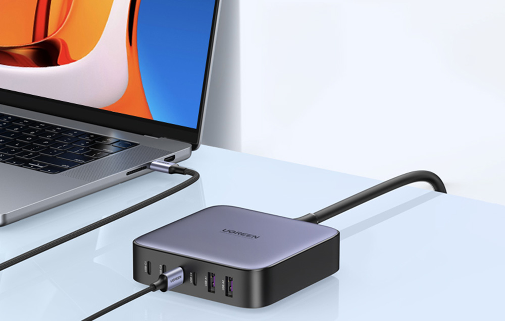 UGREEN 200 W-os hálózati töltő, 2xUSB-A, 4xUSB-C, GaN (fekete) 40914B-7