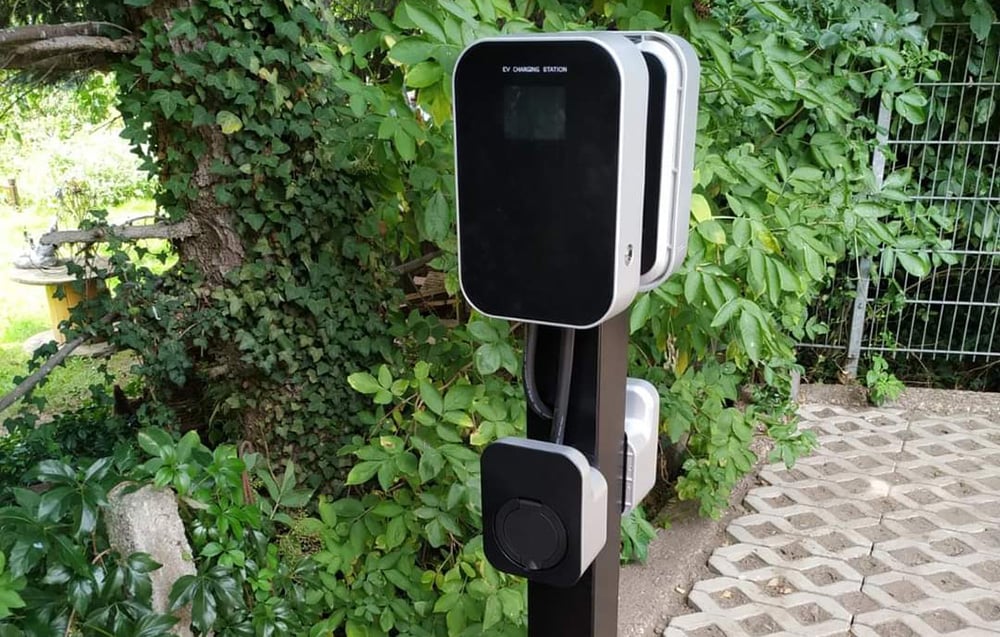 Besen falra szerelhető EV töltő BS20 22kW Type-2-2