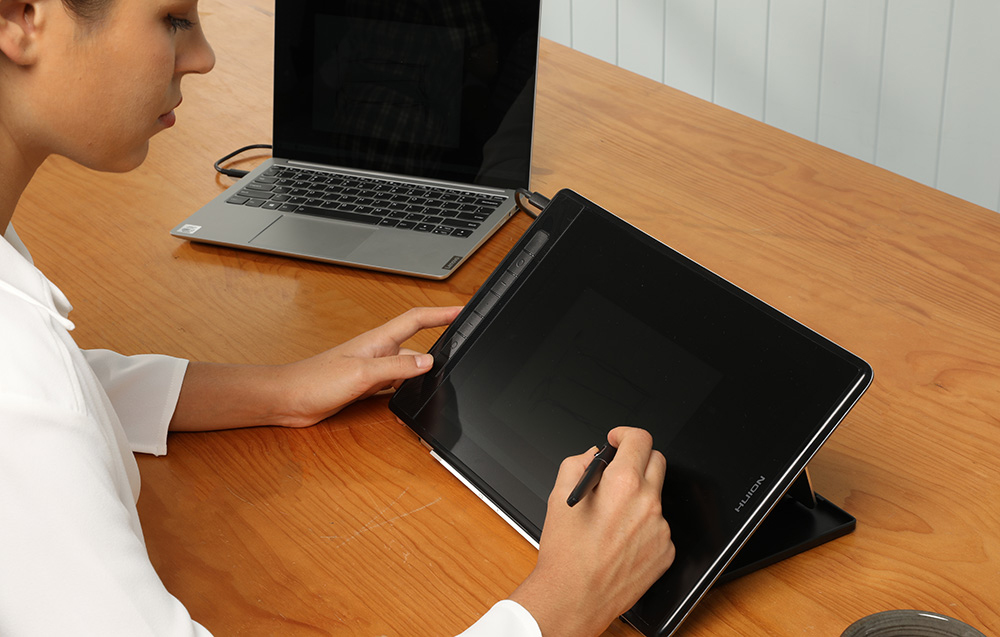 HUION Kamvas Pro 13 (2,5K) digitalizáló tábla-1
