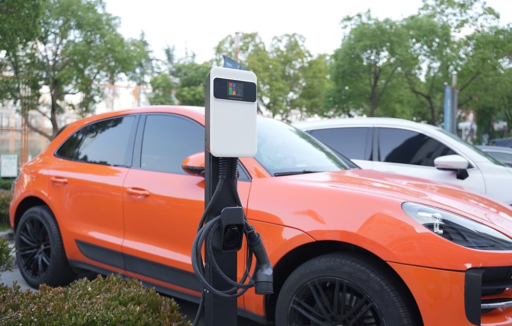 Elektromos autók fali töltő Besen SQ20-11KW-APP-7