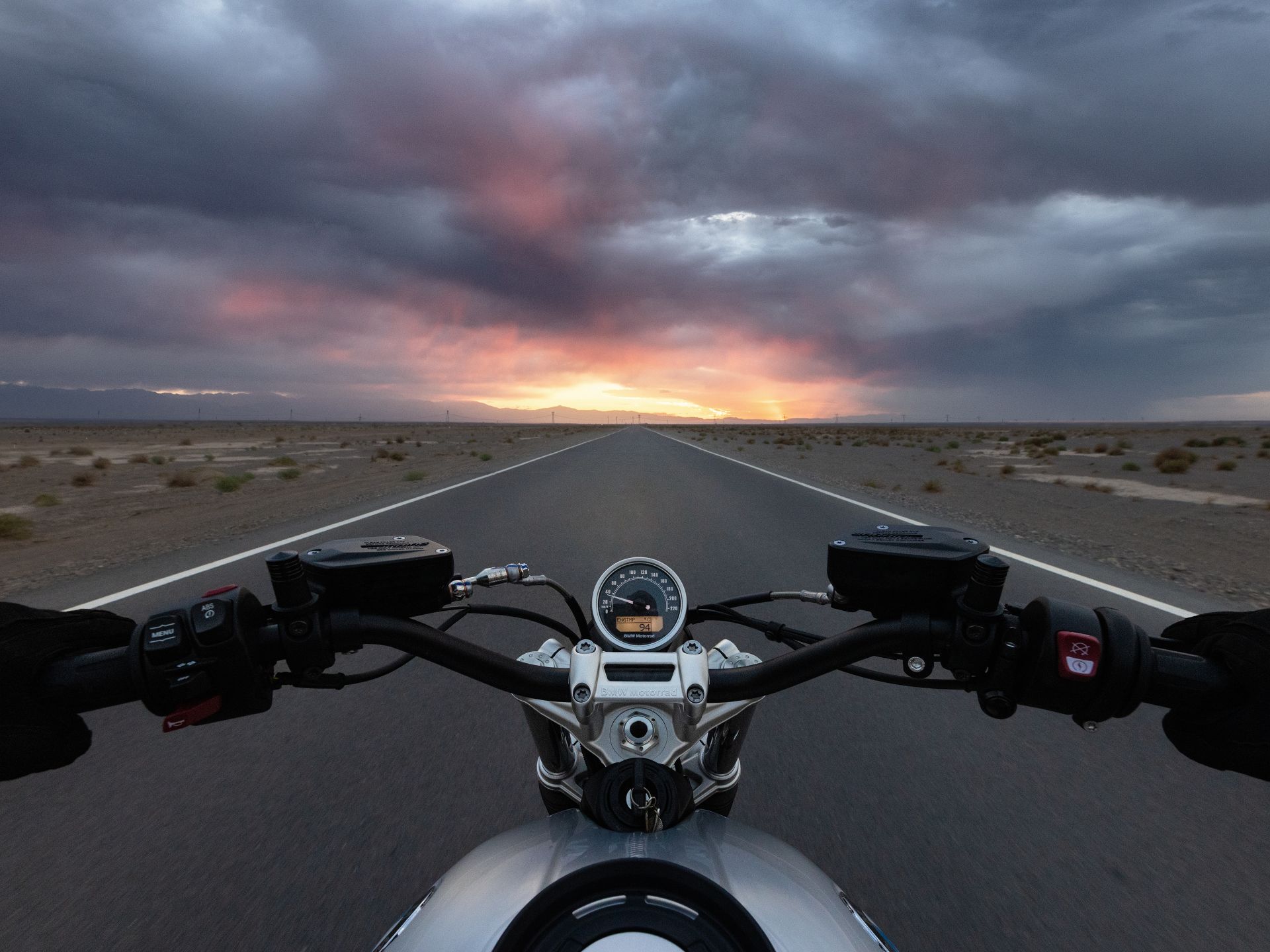 DJI Osmo Action 6 Adventure Combo-1