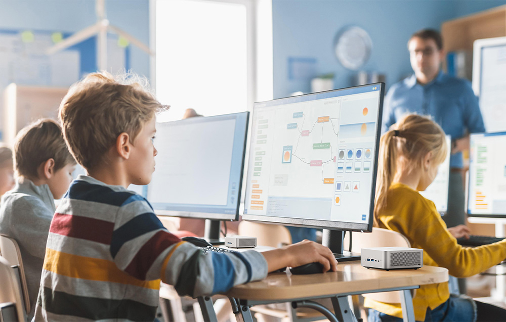 Minis Forum X1-255 AMD Ryzen 7 H255 MiniPC, barebone-3