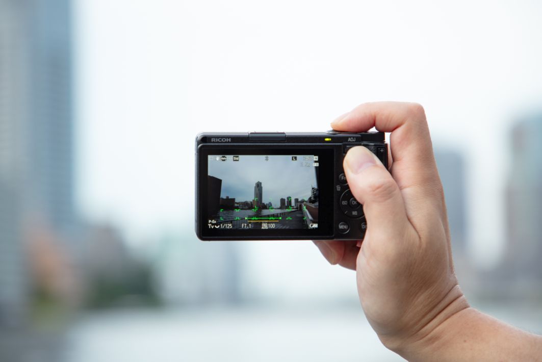 Ricoh GR IV kompakt fényképezőgép (KIRAKATI PÉLDÁNY)-2