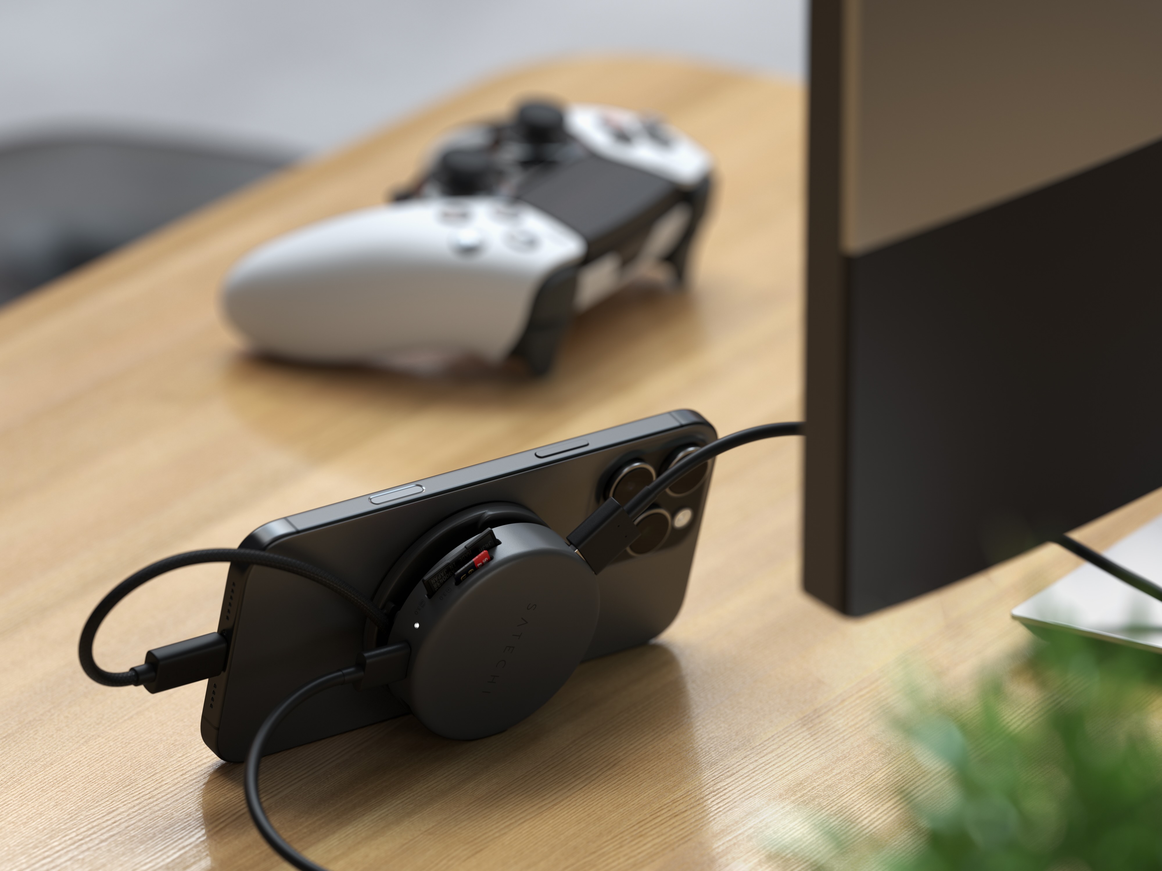 Satechi OntheGo 7-in-1 Multiport Adapter - Space Black-9