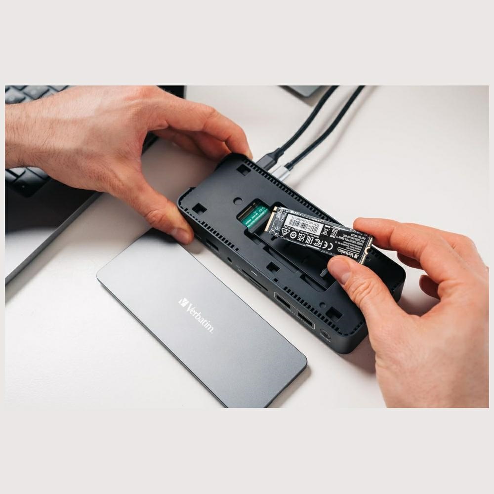 Verbatim 15 az 1-ben USB-C dokkolóállomás adapter - 2x HDMI, 1x RJ45, 3x USB-A, 3x USB-C, 1x SD, 1x microSD, 1x Audio, 1x DisplayPort, 1x SSD szürke 32173-3