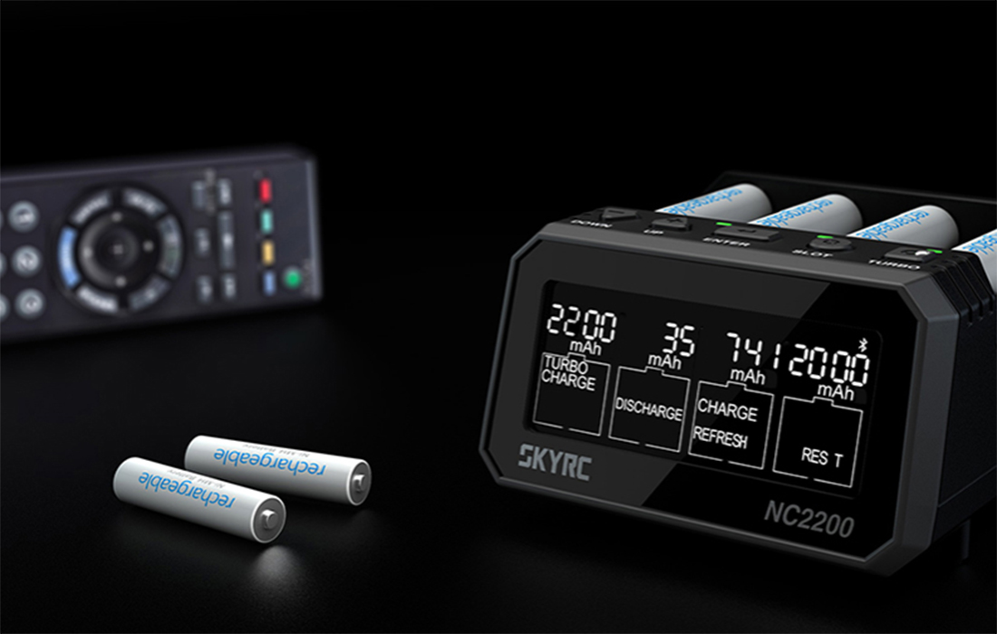 SkyRC NC2200 AA / AAA töltő-4