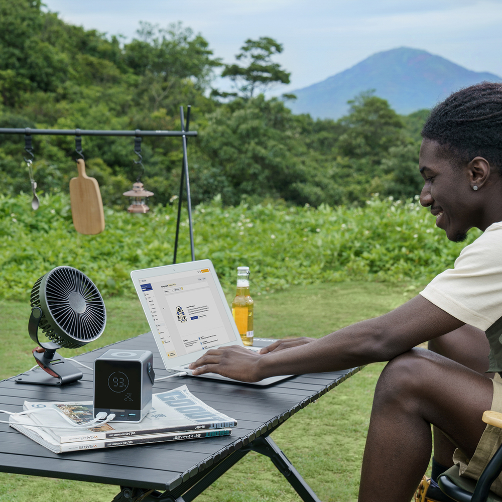 Cuktech Powerbank 300W 40000mAh vezeték nélküli töltéssel 2x USB-C + 2x USB-A - Fekete-2