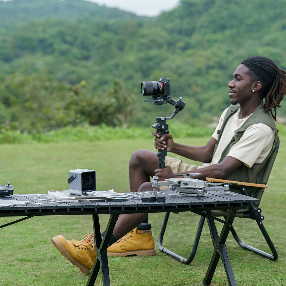 Cuktech Powerbank 300W 40000mAh vezeték nélküli töltéssel 2x USB-C + 2x USB-A - Fekete-7