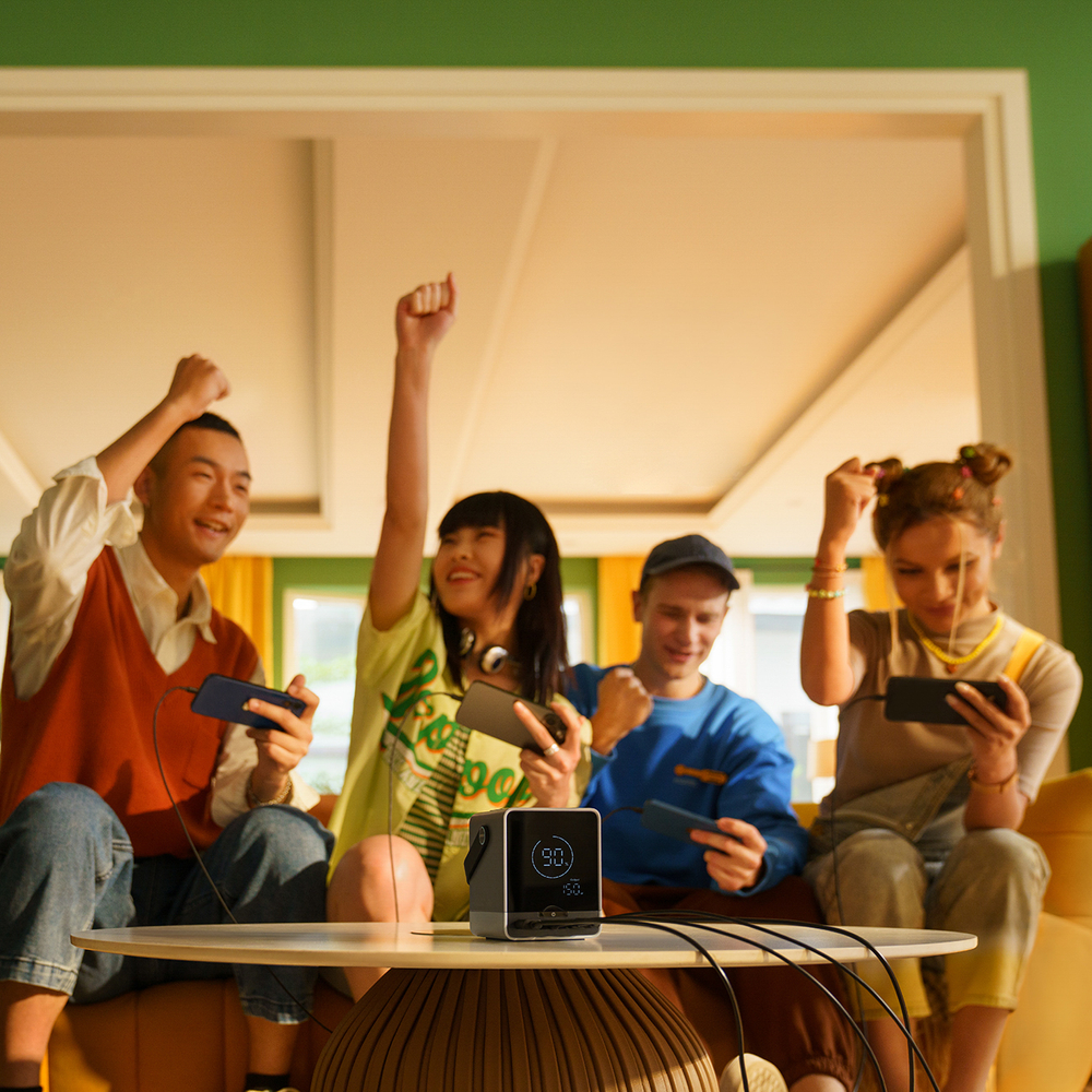 Cuktech Powerbank 300W 40000mAh vezeték nélküli töltéssel 2x USB-C + 2x USB-A - Fekete-9