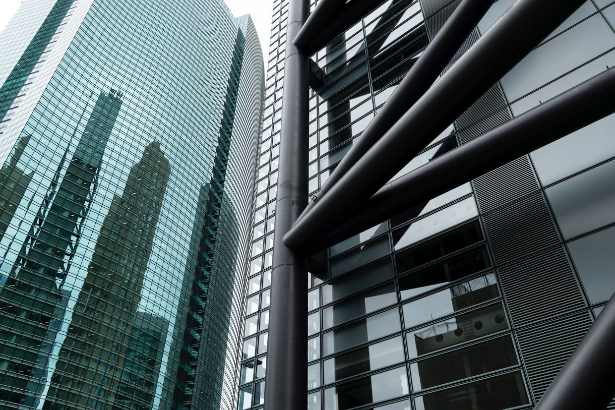 Tamron 18-300mm f/3.5-6.3 DI III-A VC VXD objektív (Canon RF)-7