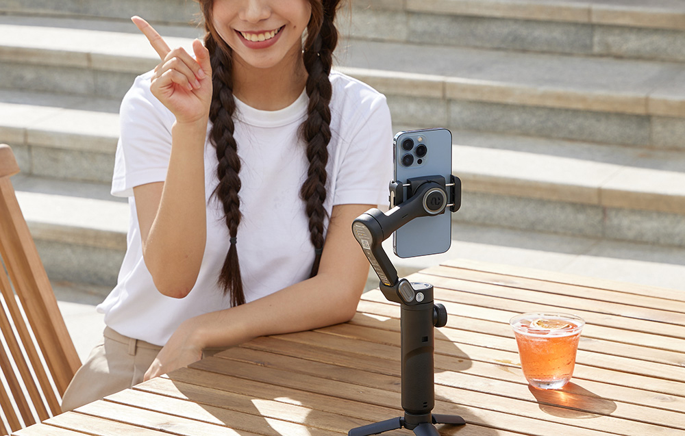 Gimbal AOCHUAN XE RGB (fekete)-1
