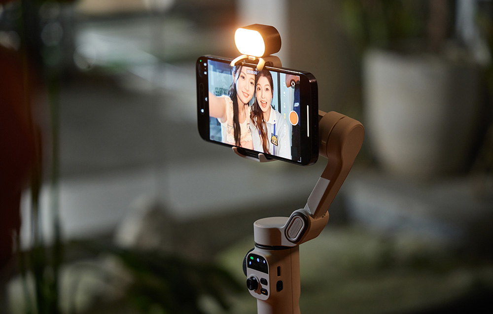 AOCHUAN X2 RGB (fehér) gimbal-11
