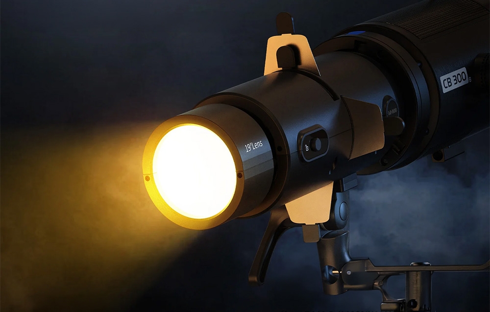 NEEWER LS-300 300W SPOTLÁMPA SNOOT BOWENS RÖGZÍTÉSSEL-2