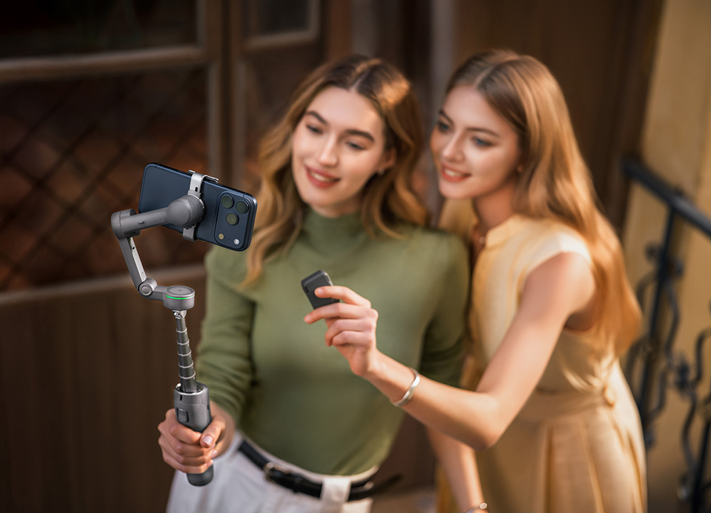 DJI Osmo Mobile 8P Advanced Tracking Combo-7