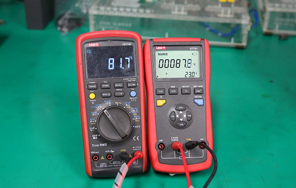 Uni-T UT701 folyamatkalibrátor-6