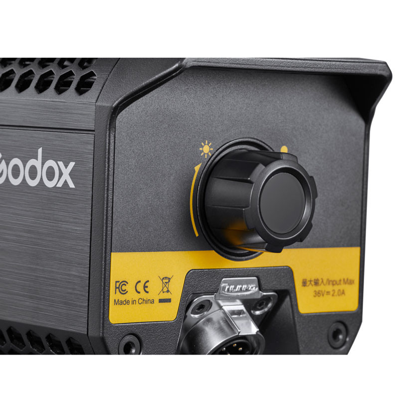 Godox S60Bi Fókuszálható led lámpa 3db-os szett-2