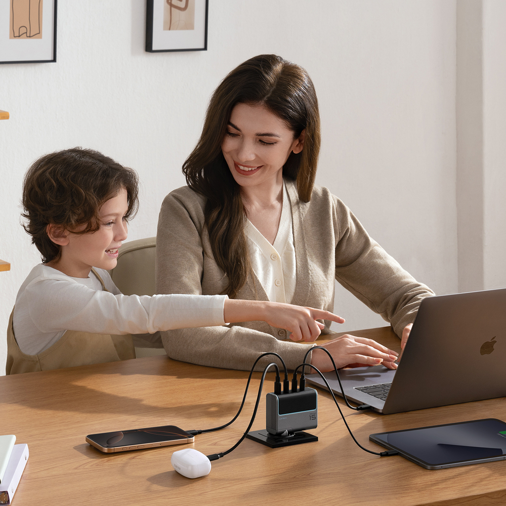 Cuktech AD1404UEU 140 W-os GaN hálózati töltő 3 db USB-C és USB-A porttal, USB-C kábellel, szürke-2