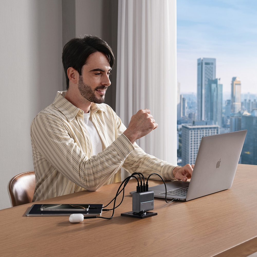 Cuktech AD1404UEU 140 W-os GaN hálózati töltő 3 db USB-C és USB-A porttal, USB-C kábellel, szürke-5