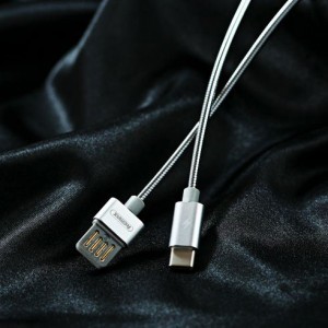 Remax Silver Serpent RC-080a USB/USB Type-C kábel fém szigeteléssel 2.1A 1m ezüst