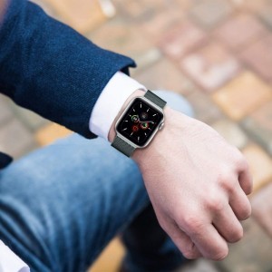 Apple Watch 4/5/6/7/8/SE/Ultra (42/44/45/49mm) Tech-protect Milaneseband Óraszíj Ezüst