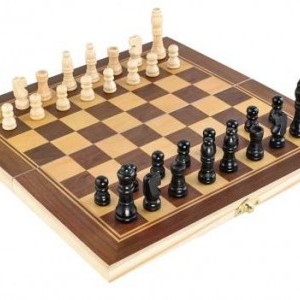 Klasszikus fa sakktábla tároló dobozzal