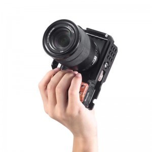 SONY A6300/A6400 kamerákhoz Cage ULANZI UURig cage fa markolattal (C-A6400 2237)-7