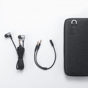 Ugreen 3.5mm elosztó, adapter audio és mikrofon jelre 20Cm fekete (AV140 20899)