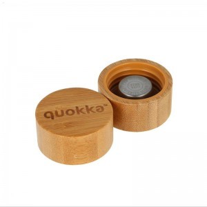 Quokka Flow üveg szögletes kulacs szilikon borítással 700 ml Liquid