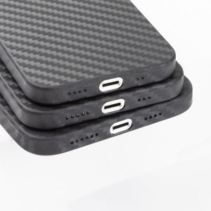 iPhone 13 mini karbon mintás TPU tok fekete színben