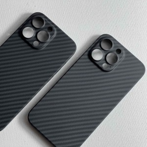 iPhone 14 Pro MagSafe-kompatibilis karbon mintás TPU tok fekete színben Alphajack
