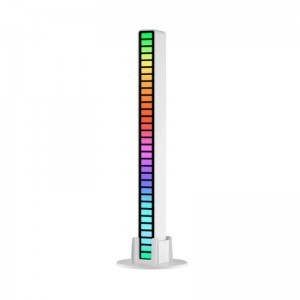 Hangvezérlésű RGB LED lámpa fehér (iOS, Android) (D08-RGB)
