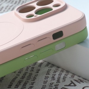 iPhone 15 Pro Szilikon MagSafe kompatibilis tok krém színben