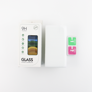 iPhone 15 2,5D kijelzővédő üvegfólia 50db