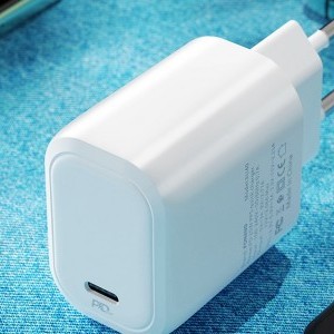 Foneng EU40 USB-C hálózati töltő adapter 25W PD QC 3.0 + USB-C - USB-C kábel