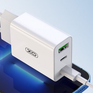 XO L101 hálózati töltő adapter, USB-A + 2x USB-C, PD 20W (fehér)-1