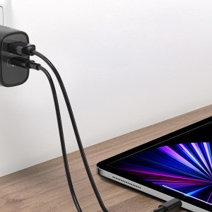 Joyroom L-QP2011 hálózati töltő adapter USB-A QC3.0 + USB-C  PD 20W + USB-C - Lightning kábel 1m (fekete)