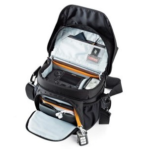 Lowepro Nova 170 AW II fekete táska-2