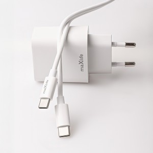 Maxlife MXTC-06-30AC PD QC töltő 1x USB-C 1x USB 30W fehér + USB-C - USB-C kábel 60W