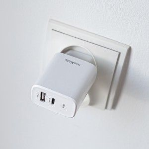 Maxlife MXTC-10-20AC PD QC töltő 1x USB-C 1x USB 20W fehér