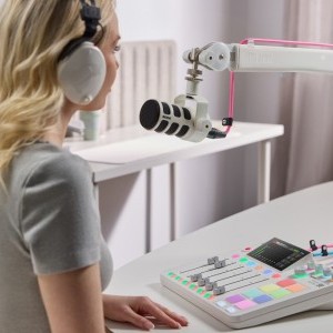 RODE PodMic USB-W broadcast minőségű dinamikus podcast és produkciós mikrofon XLR és USB-C csatlakozóval, fehér-4