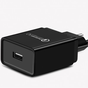 Ugreen hálózati töltő adapter CD122, 18W, QC 3.0, USB (fekete)-1