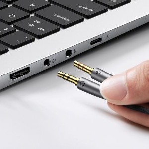 Ugreen AV193 AUX audio splitter fejhallgató + mikrofon 3.5mm-es mini jack kábelhez (szürke)-1