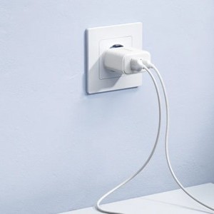 Joyroom JR-TCF05 hálózati töltő adapter USB-A QC3.0, USB-C PD 20W (fekete)-6
