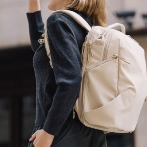 Hátizsák 16L PGYTECH OneGo Lite (Krém)-1