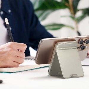 Satechi Qi2 5K Magsafe Powerbank Állvánnyal - Homokszínű-2