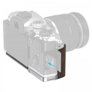 Smallrig 5563 L-Shaped Mount Plate with Wooden Handle for OM System OM-3-3