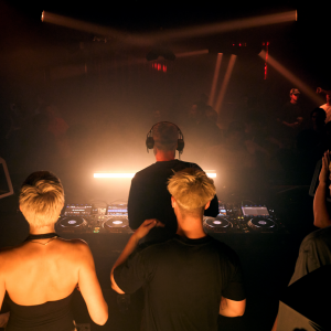 RØDE NTH-50 professzionális On-Ear stúdió és DJ fejhallgató-34